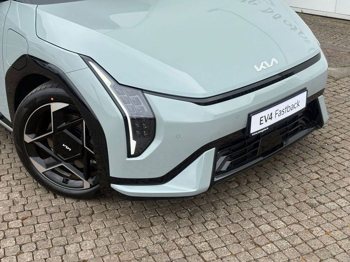 Kia EV4 2026