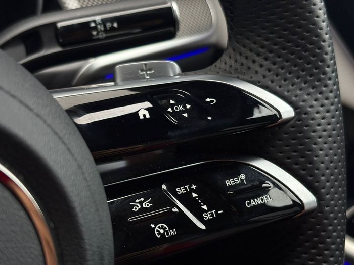 Mercedes-Benz GLC-Class 2025