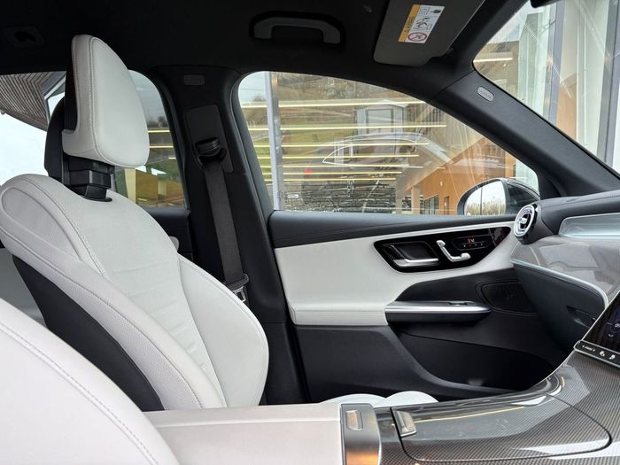 Mercedes-Benz GLC-Class 2025