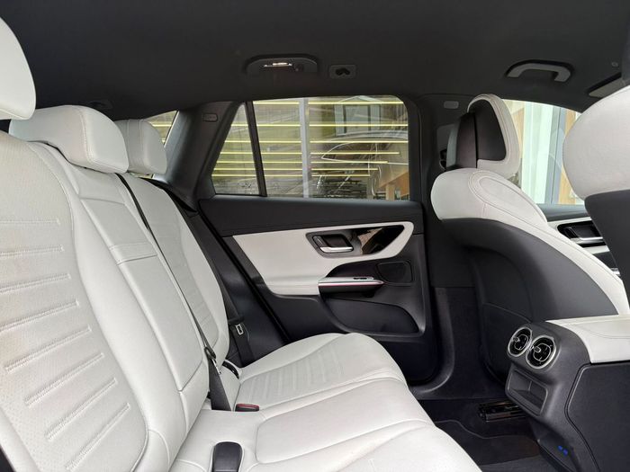 Mercedes-Benz GLC-Class 2025