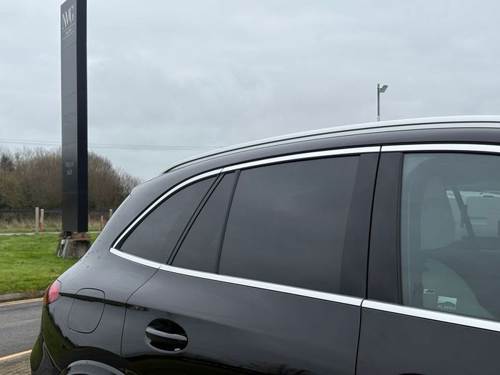 Mercedes-Benz GLC-Class 2025