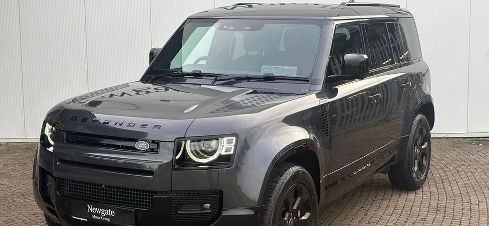 Land Rover Defender 2025