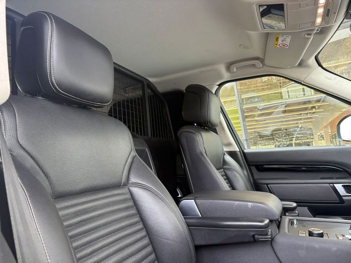 Land Rover Discovery 2024