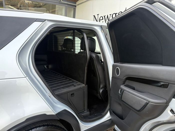 Land Rover Discovery 2024