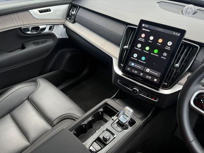 Volvo XC90 2025
