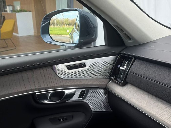 Volvo XC90 2025