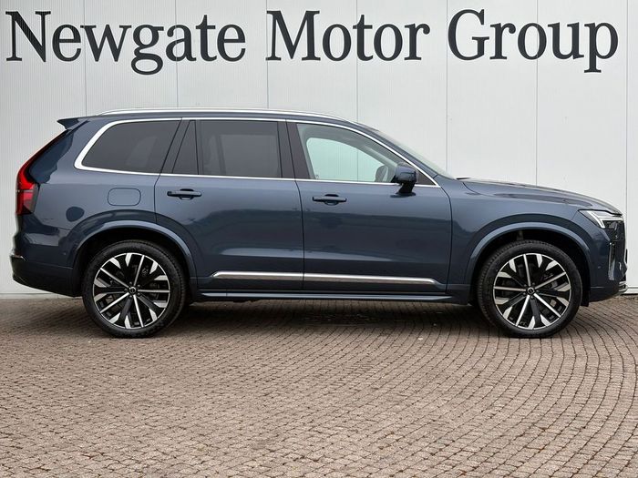 Volvo XC90 2025