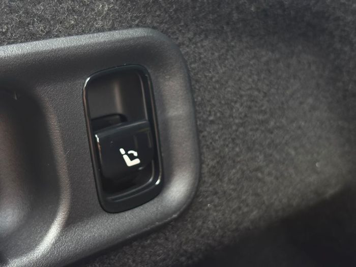 Mercedes-Benz E-Class 2025