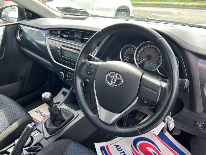 Toyota Auris 2014