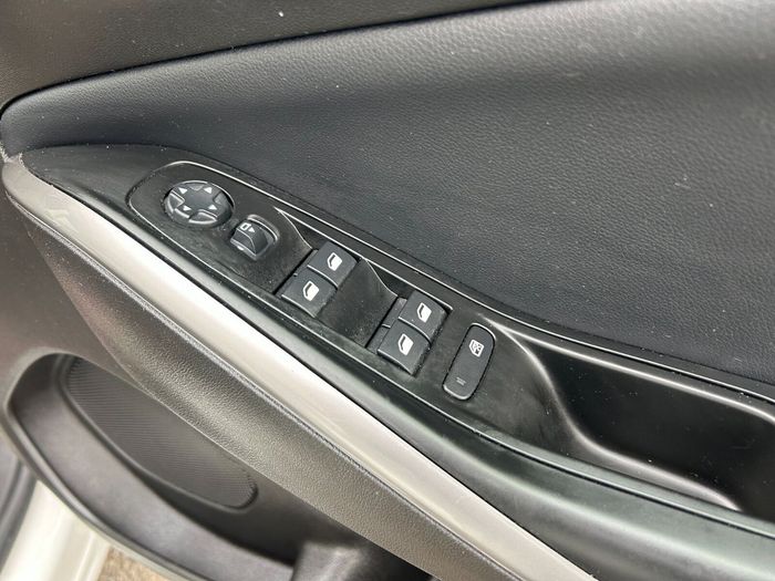 Opel GRANDLAND X 2023