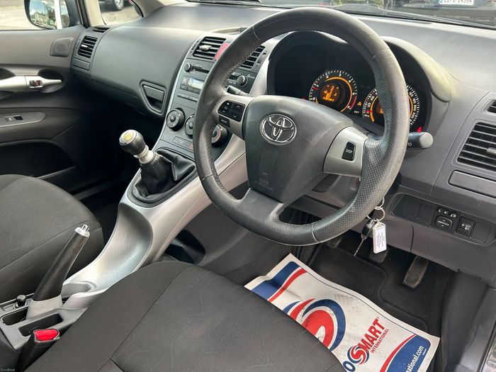 Toyota Auris 2012