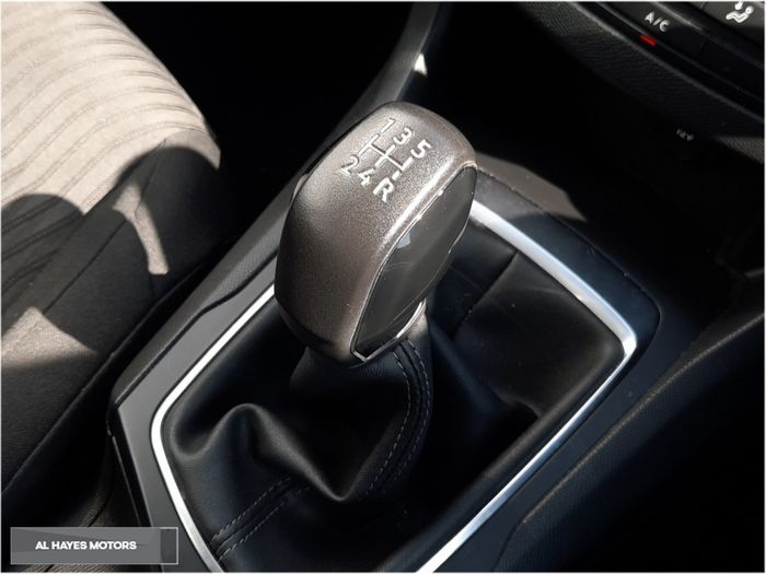 Peugeot 308 2015