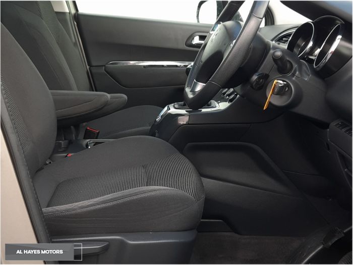 Peugeot 5008 2015