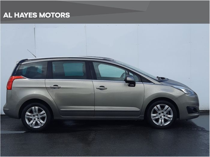 Peugeot 5008 2015