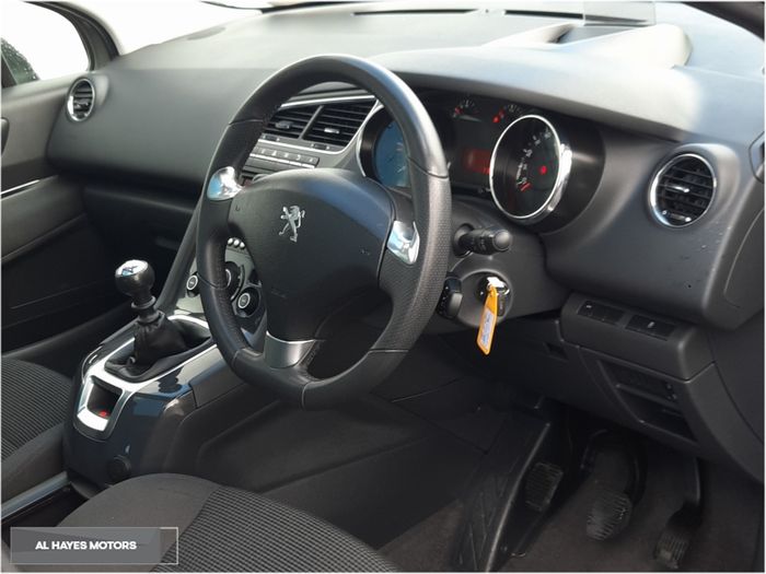 Peugeot 5008 2015