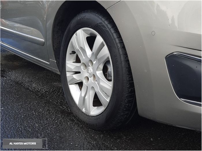 Peugeot 5008 2015