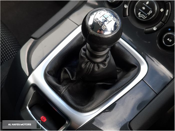 Peugeot 5008 2015