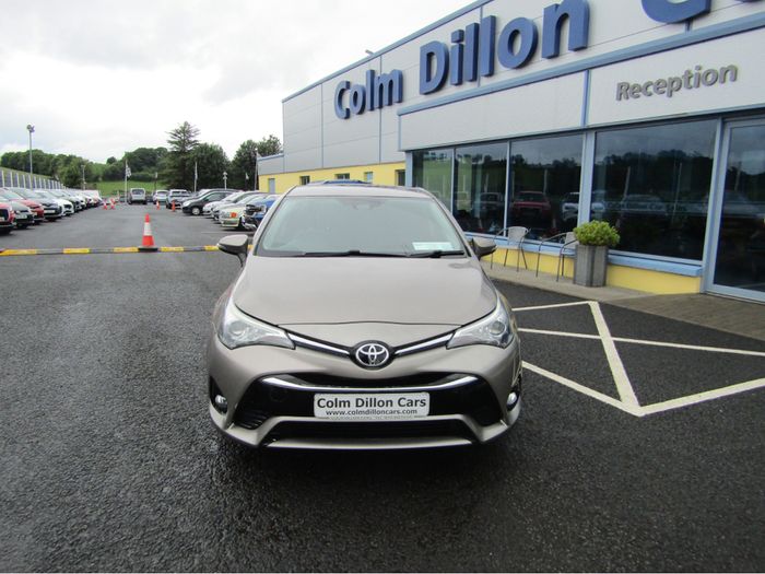 Toyota Avensis 2015