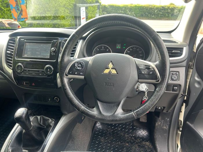 Mitsubishi Outlander 2016