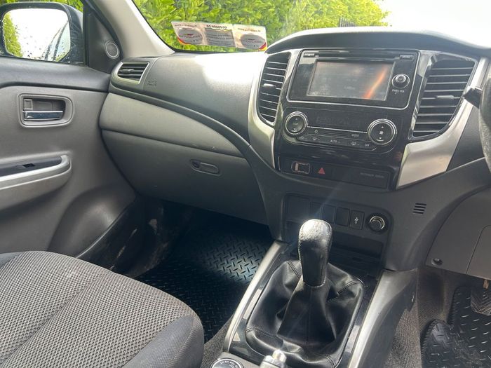 Mitsubishi Outlander 2016