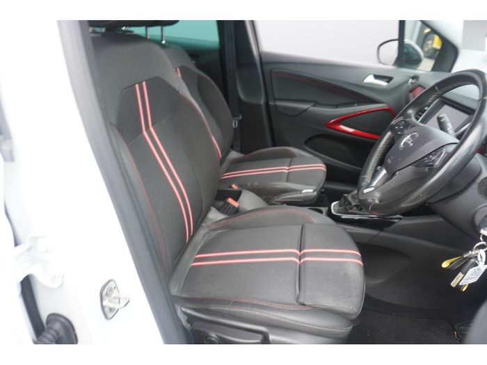 Opel Crossland X 2021