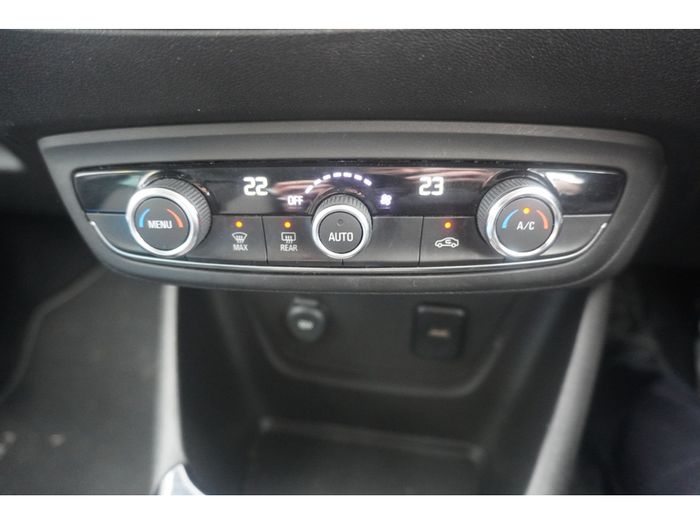 Opel Crossland X 2017