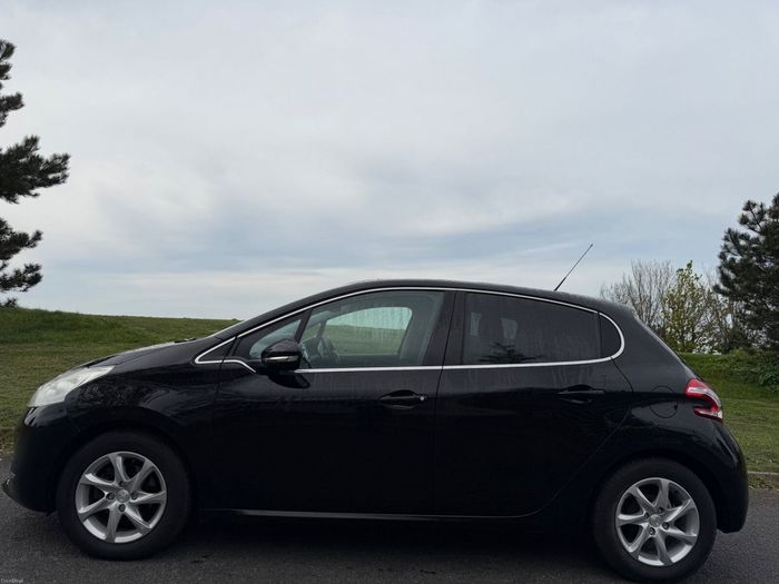 Peugeot 208 2015