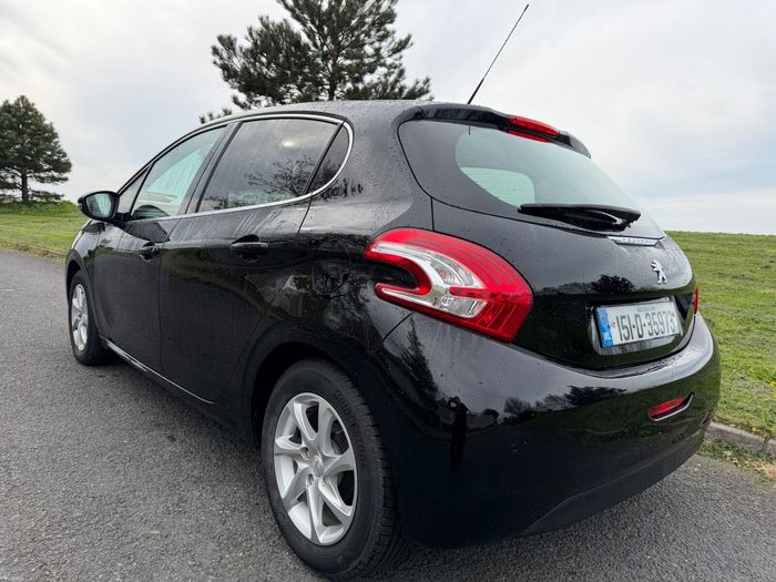 Peugeot 208 2015