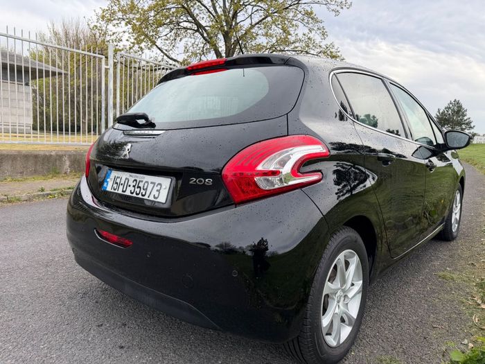 Peugeot 208 2015