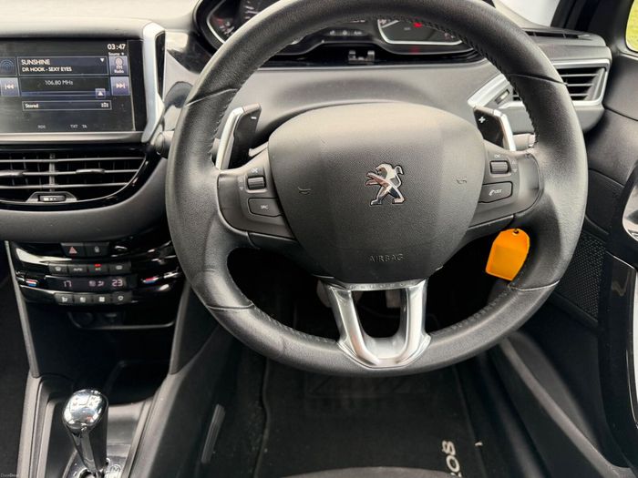 Peugeot 208 2015