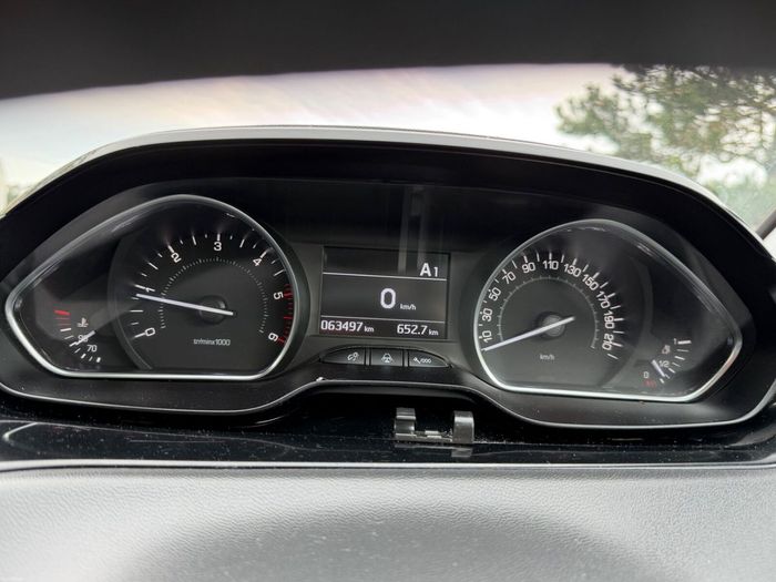 Peugeot 208 2015