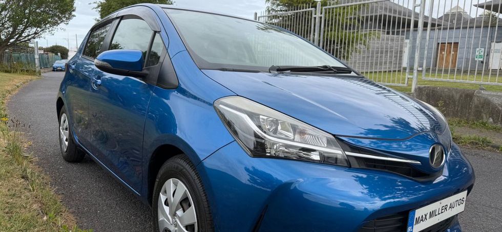Toyota Vitz 2015