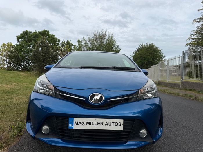 Toyota Vitz 2015