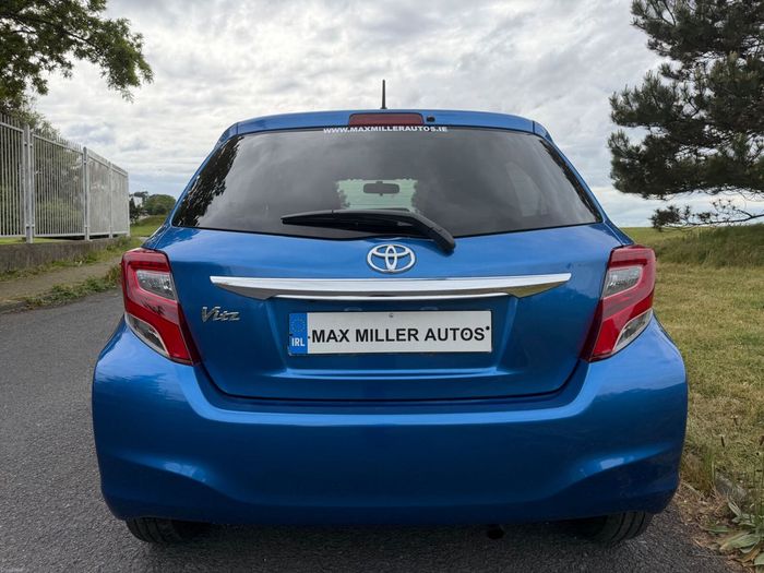 Toyota Vitz 2015