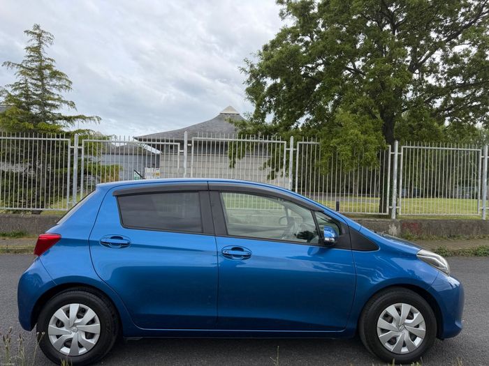 Toyota Vitz 2015