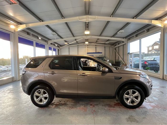 Land Rover Discovery 2015