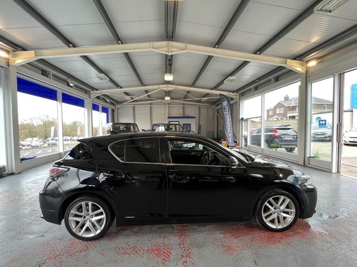 Lexus CT200H 2015