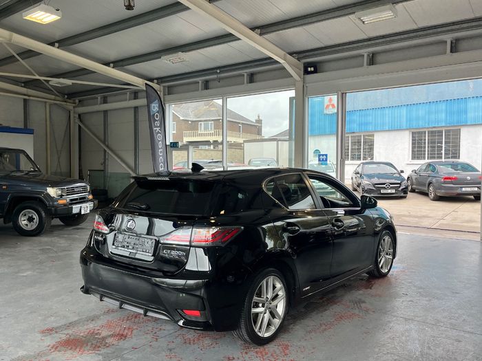 Lexus CT200H 2015