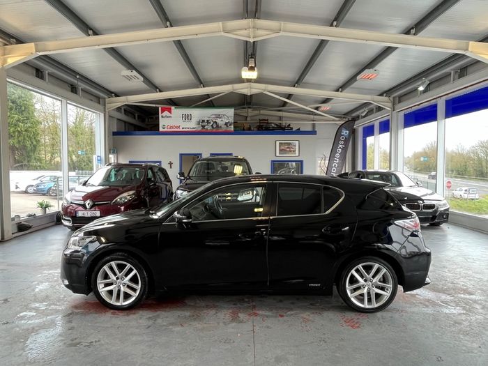 Lexus CT200H 2015