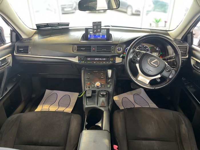 Lexus CT200H 2015