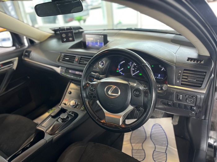 Lexus CT200H 2015