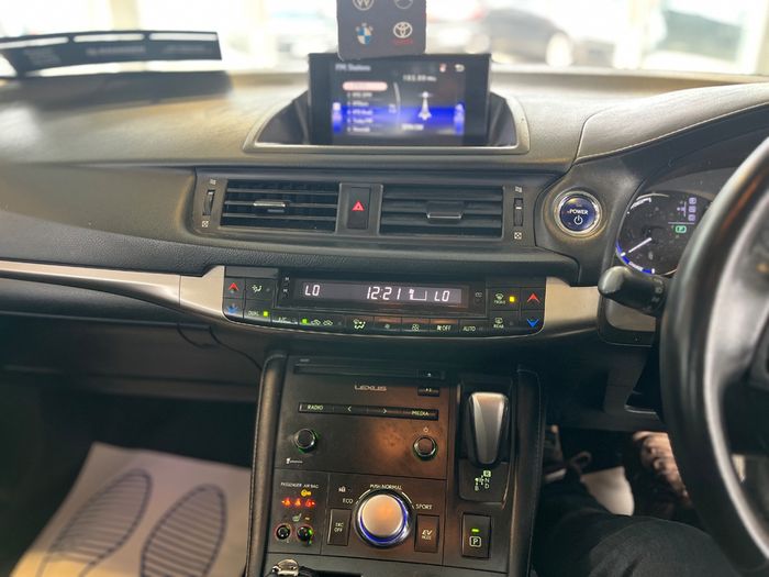 Lexus CT200H 2015