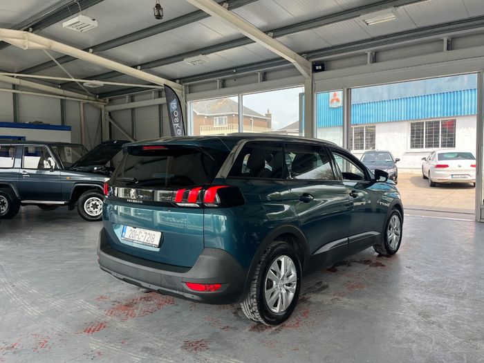 Peugeot 5008 2020