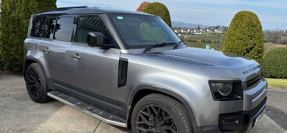 Land Rover Defender 2023