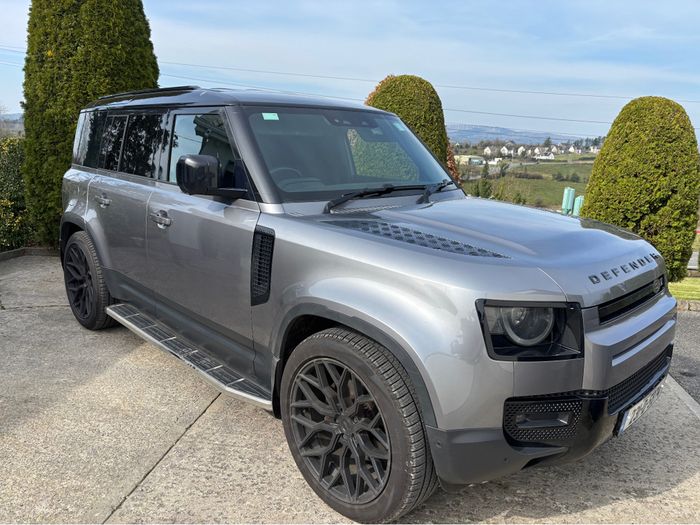 Land Rover Defender 2023