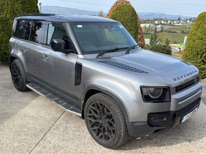 Land Rover Defender 2023