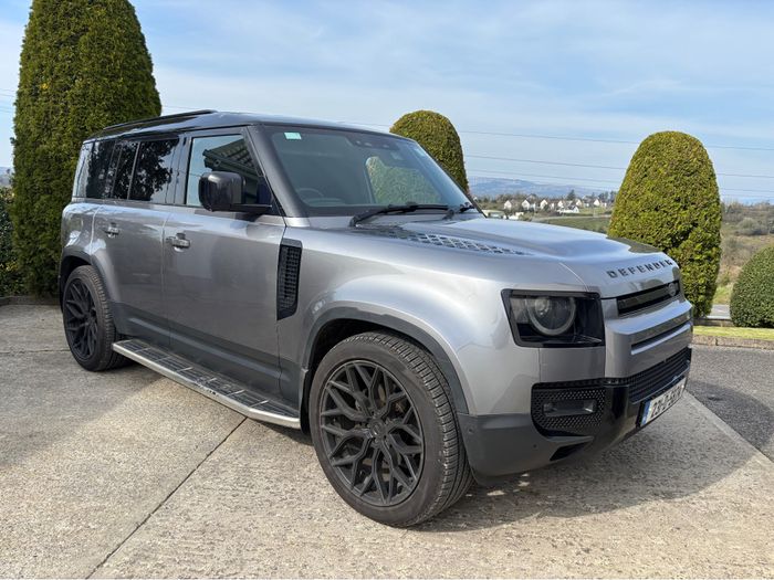 Land Rover Defender 2023
