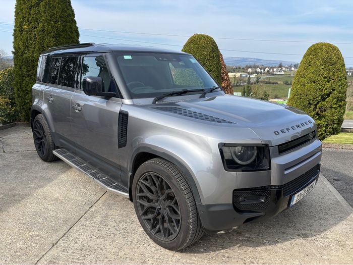 Land Rover Defender 2023