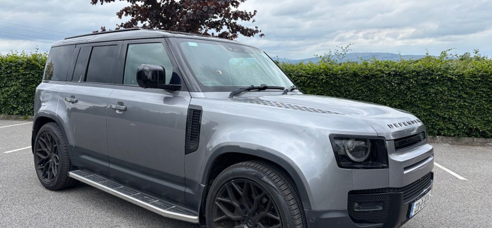 Land Rover Defender 2023