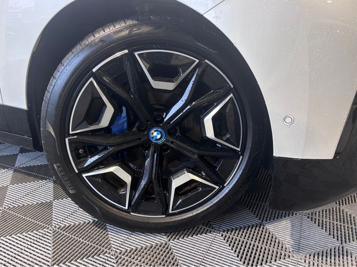 BMW IX 2023